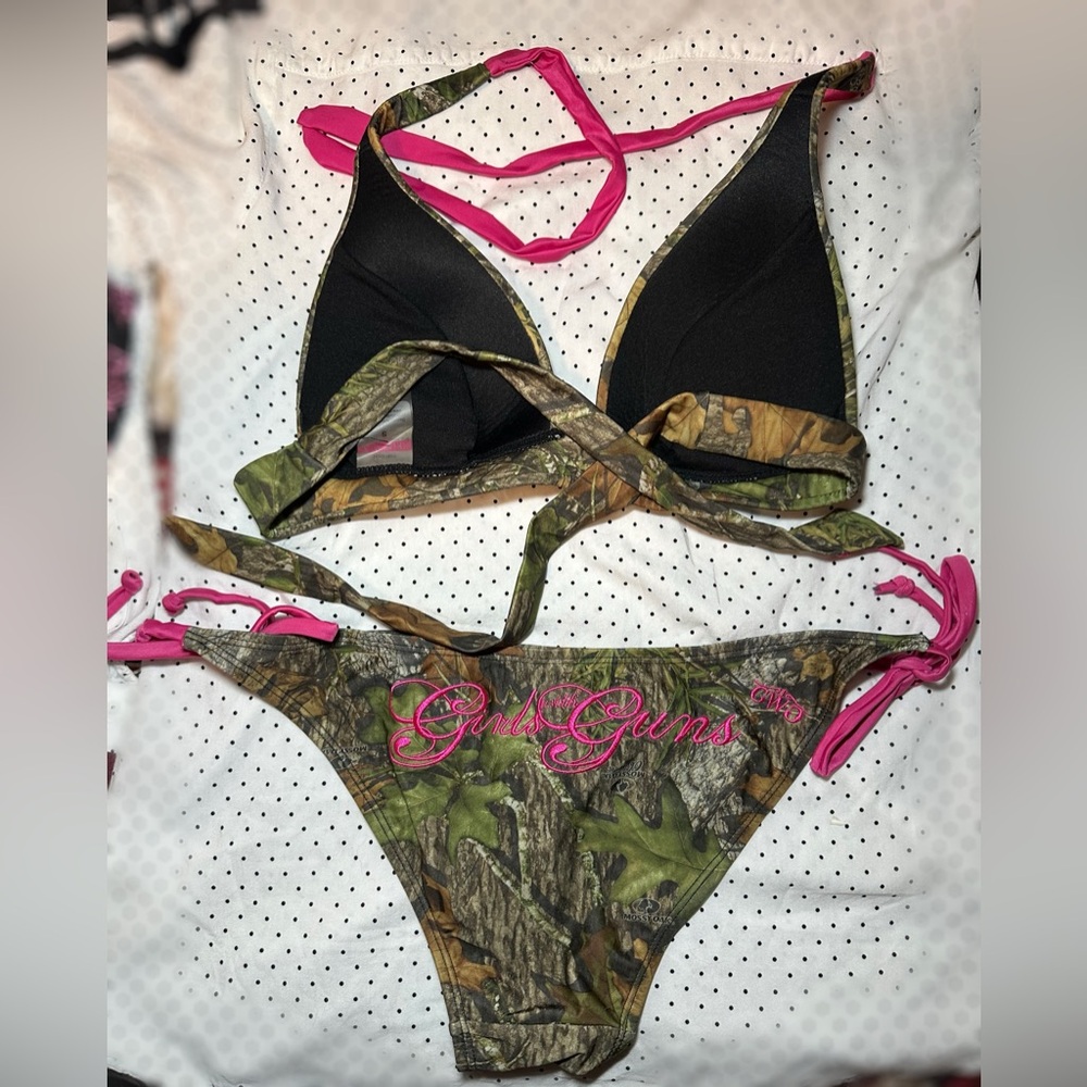 Girls with guns Camo and Pink Bikini Set - Picture 2 of 2